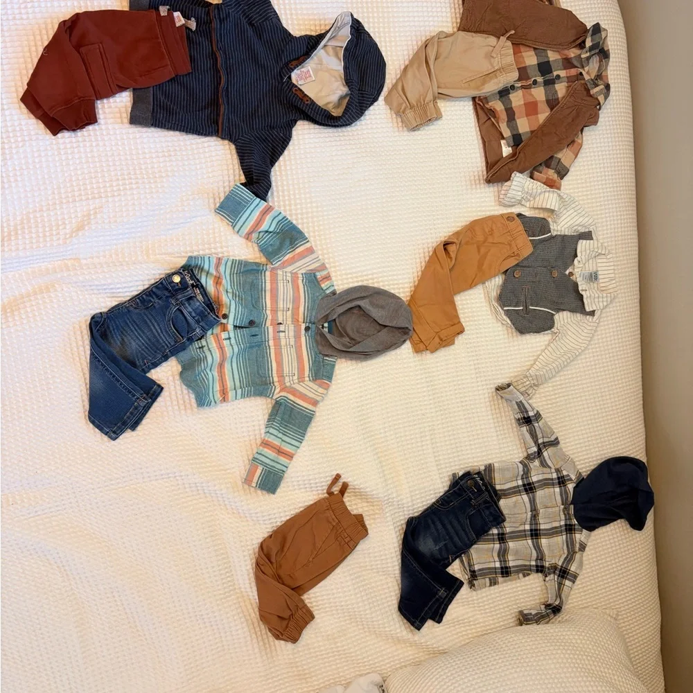 7 For All Mankind, Nike, Carters OshkoshKids Matching Sets - Blue, Tan, and Gray - Picture 1 of 5